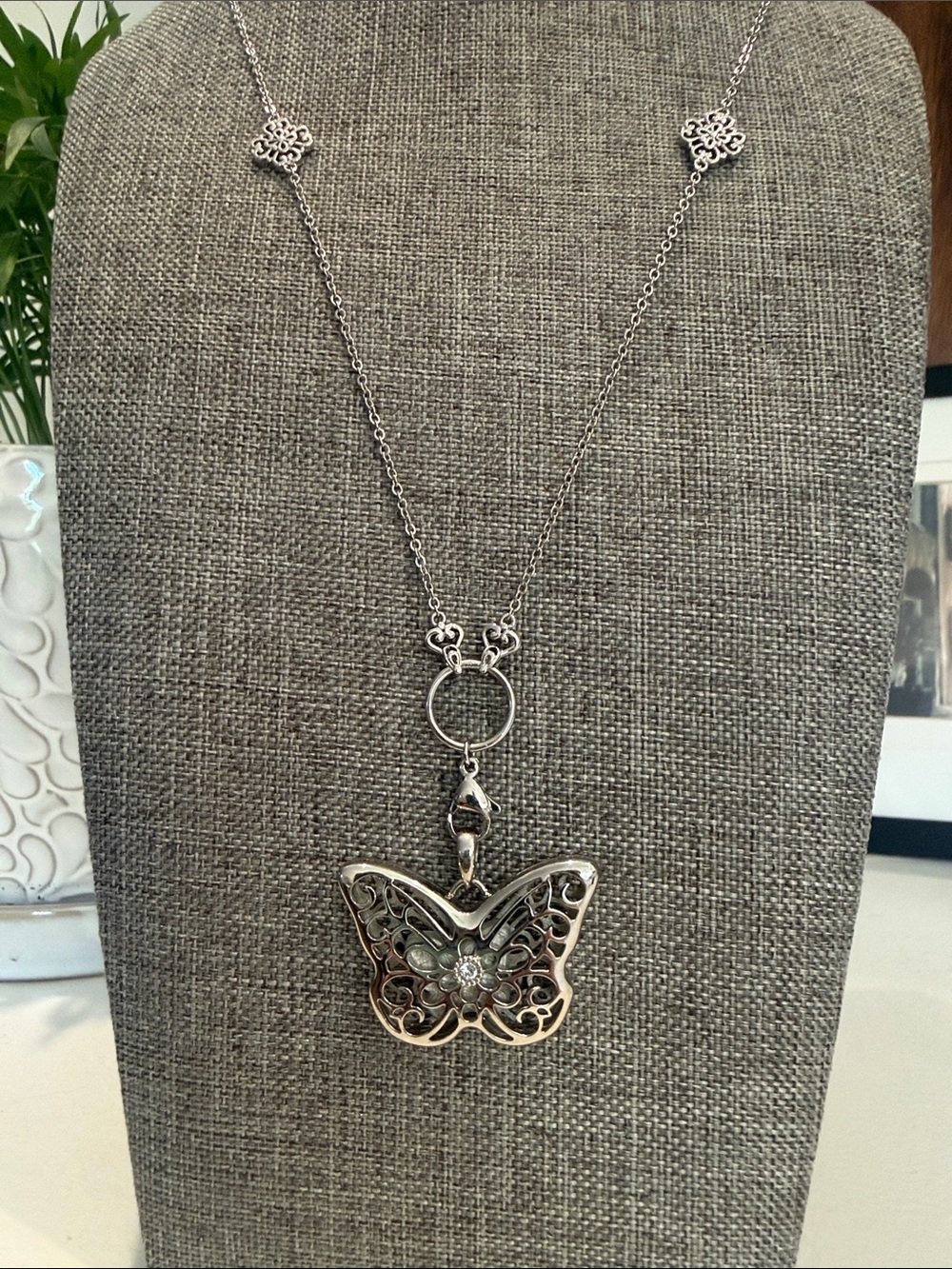 Origami Owl Silver Tone Filigree Butterfly Pendant Necklace Crystal Flower Chain